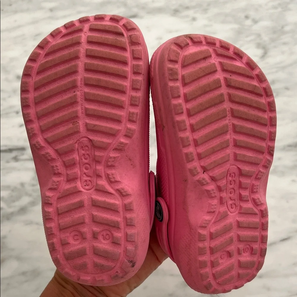 CROCS Kids Slippers in Vibrant Pink with Fleece Lining